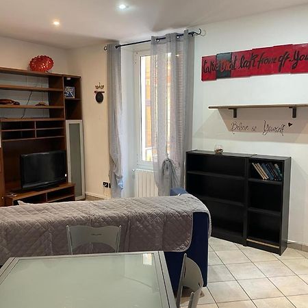 Casa Celeste, Bilocale Nel Pieno Centro Di Alassio Bagian luar foto