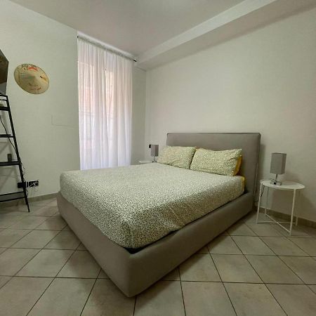 Casa Celeste, Bilocale Nel Pieno Centro Di Alassio Bagian luar foto
